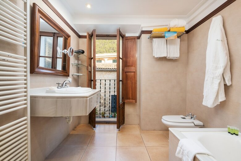 Hotel Rural Monnaber Nou & Spa