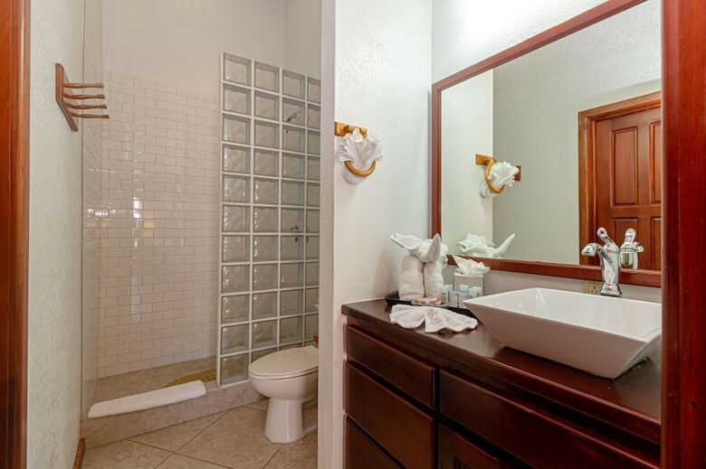Aparthotel White Sands Cove