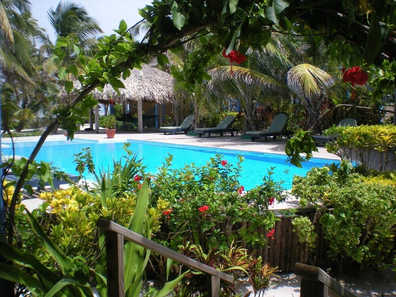 Aparthotel White Sands Cove