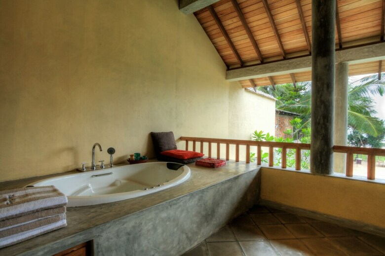 Hotel Villa Saffron Hikkaduwa