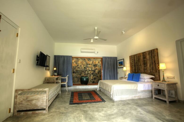 Hotel Villa Saffron Hikkaduwa