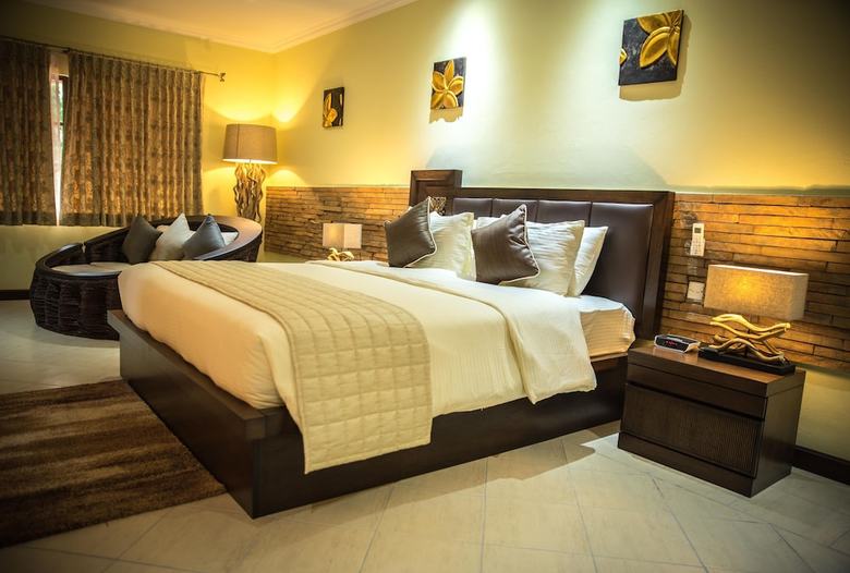 Oasis Hotel Restaurant & Spa