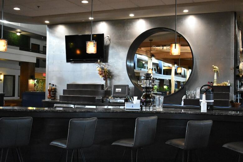 Hotel Ramada Plaza By Wyndham Omaha