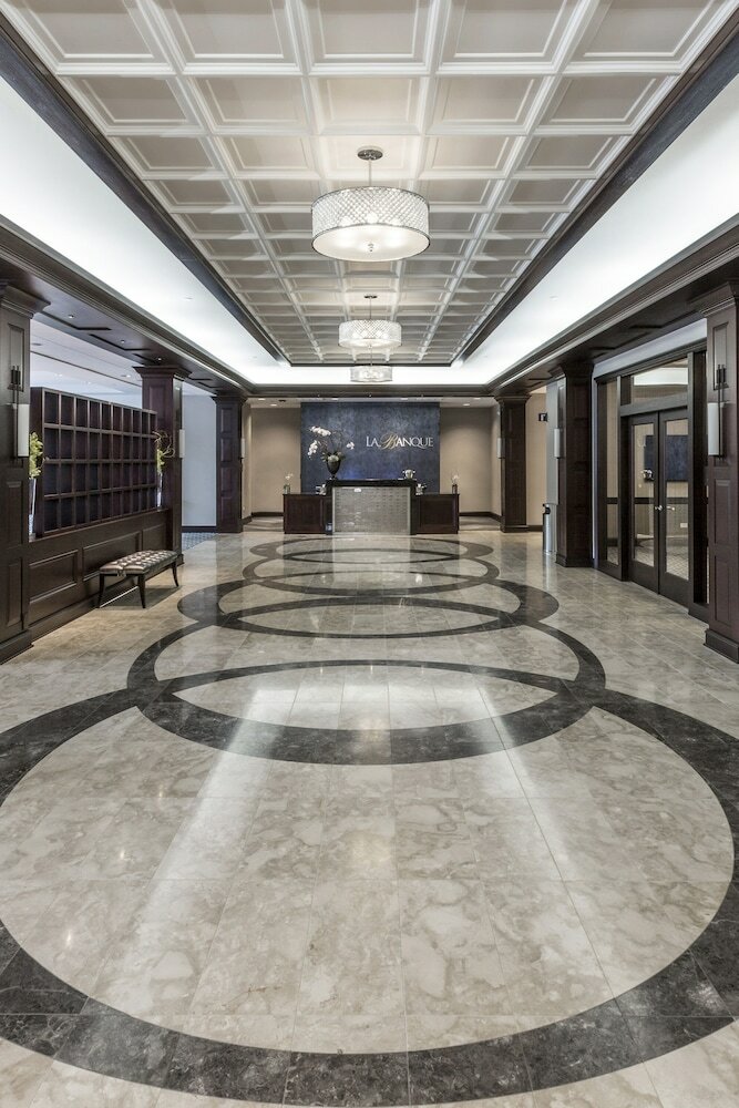 La Banque Hotel
