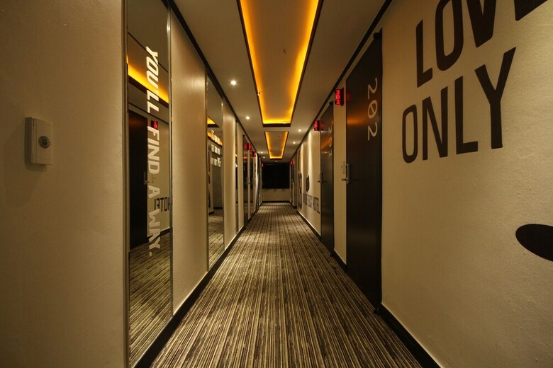 Box Hotel