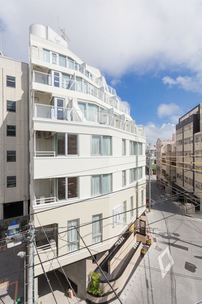 Hotel Okinawa Kariyushi Lch. Premium