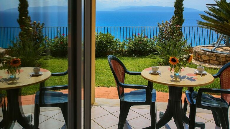Apartamentos Garbis Villas