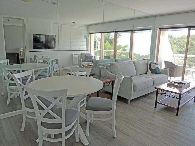 Hotel Charlesworth Bay Beach Resort