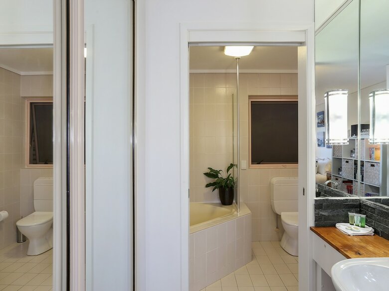 Hotel Charlesworth Bay Beach Resort