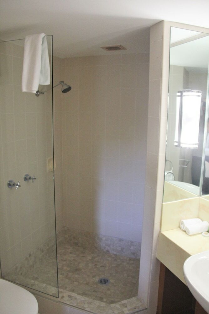 Hotel Charlesworth Bay Beach Resort