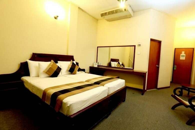 Kandyan Reach Hotel