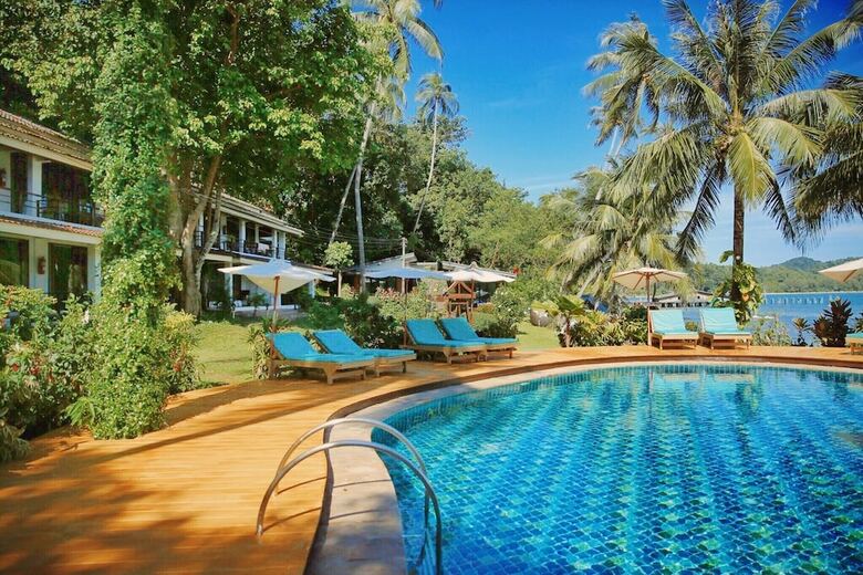 Hotel Resolution Resort