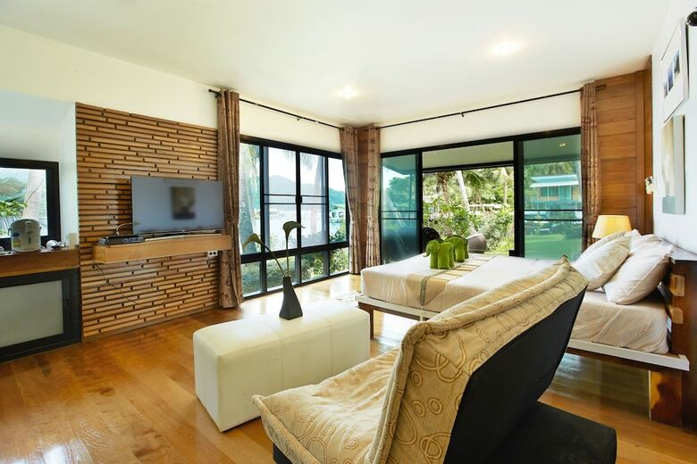Hotel Resolution Resort
