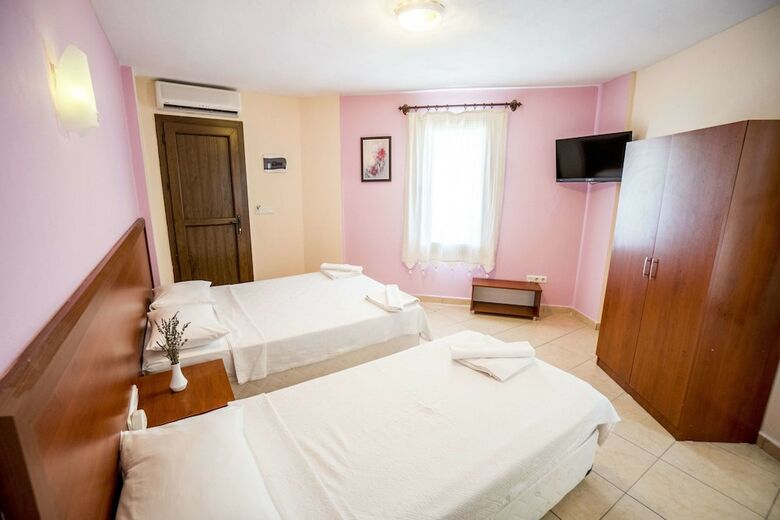 Eris Hotel