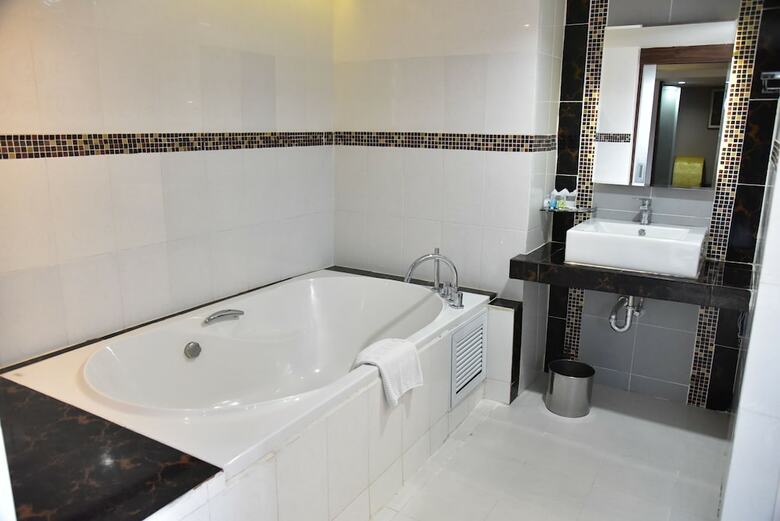 Grand Pink Hotel Hat Yai
