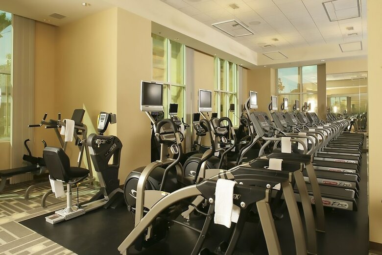 888 Two Bedroom Three Bath Suite At Signature Condo Hotel