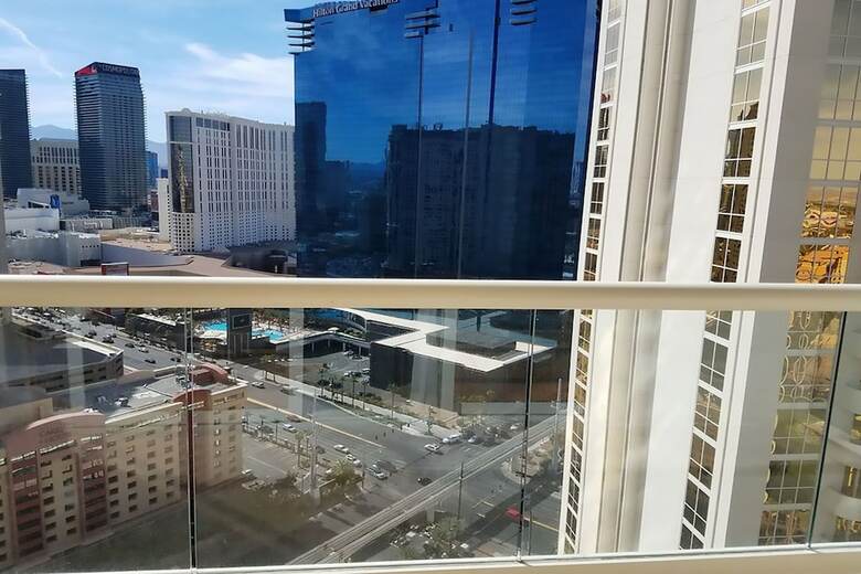888 Two Bedroom Three Bath Suite At Signature Condo Hotel