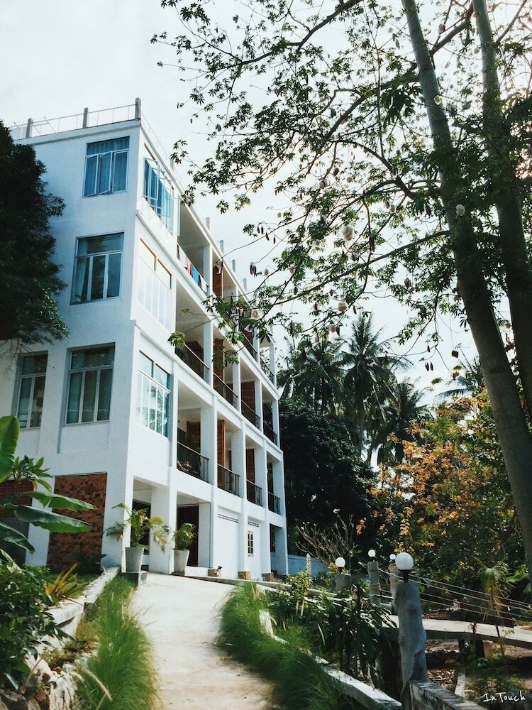 Hotel In Touch Resort