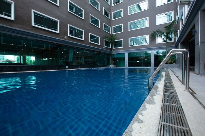Ease Jomtien Hotel
