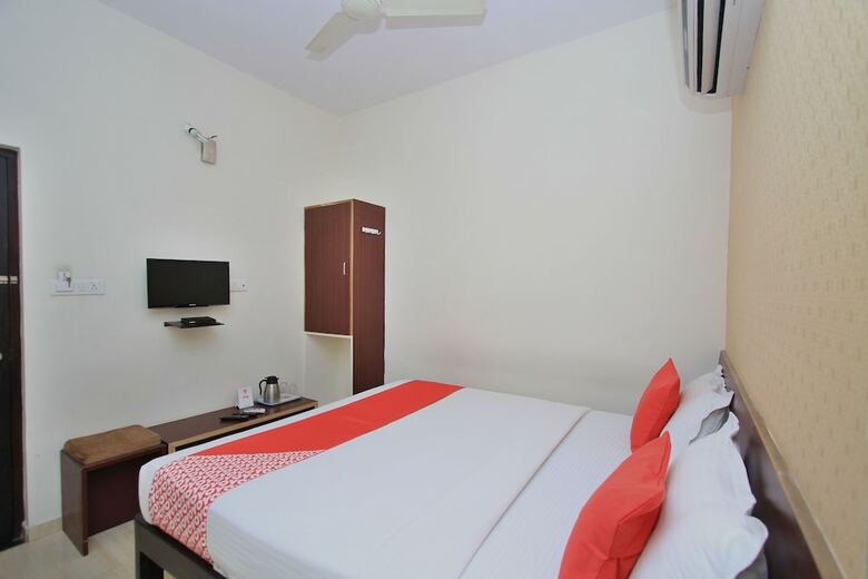Oyo 2183 Hotel City