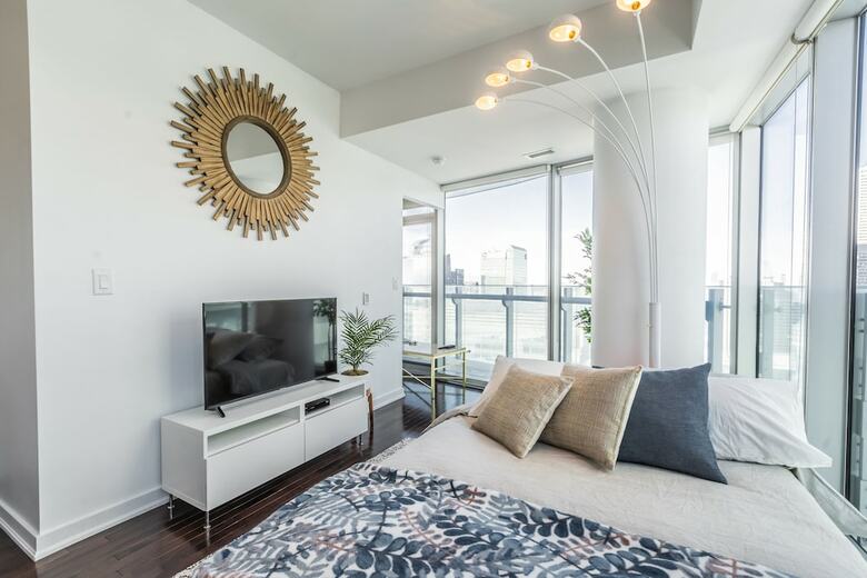 Aoc Suites - High-rise Condo - Cn Tower / Lake View
