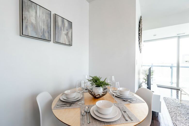 Aoc Suites - High-rise Condo - Cn Tower / Lake View
