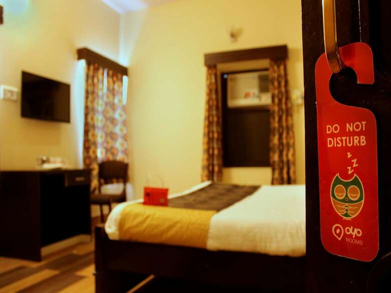 Oyo 2228 Hotel Royal Icon