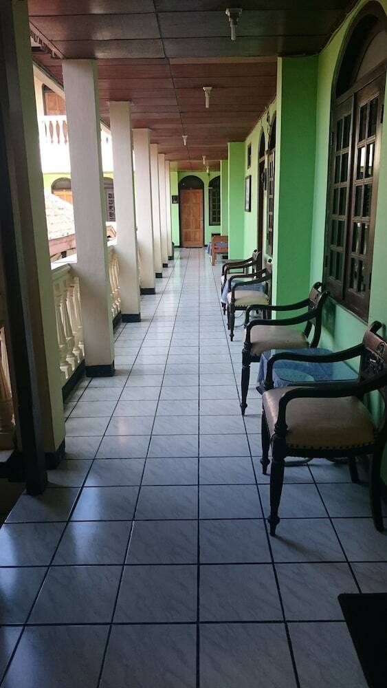 Hotel Metro Guest House