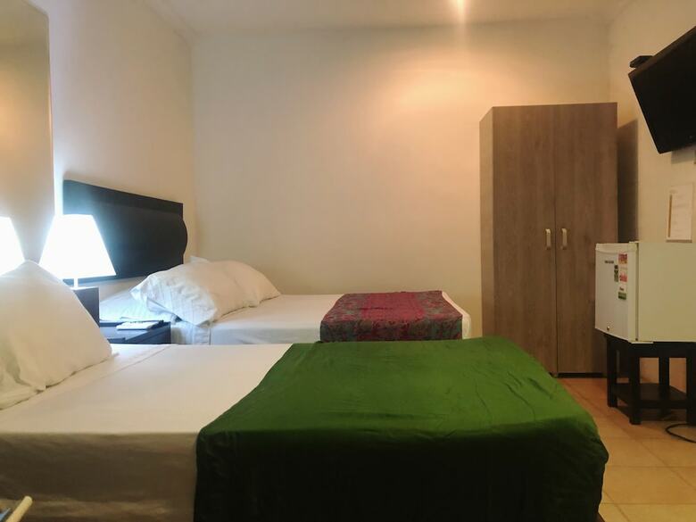 Hotel Casa Bella Suites