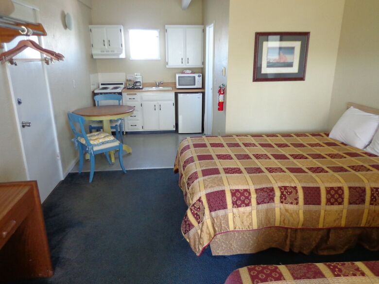 Hotel Ocean Shores Inn & Suites