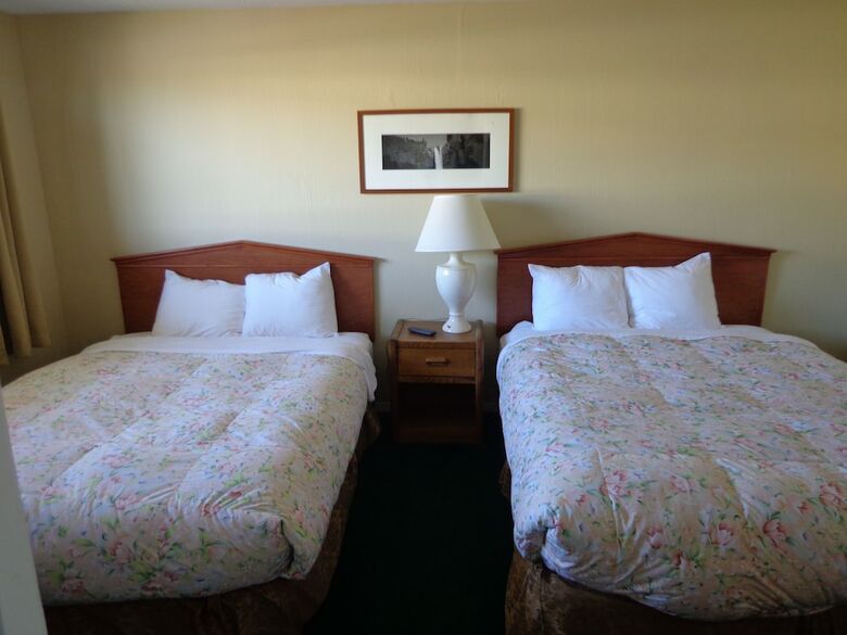 Hotel Ocean Shores Inn & Suites