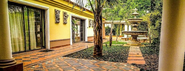 Hotel Caesars Guesthouse & Conference Centre