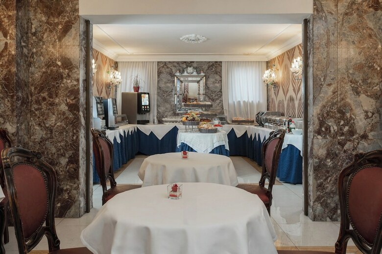 Hotel Montecarlo