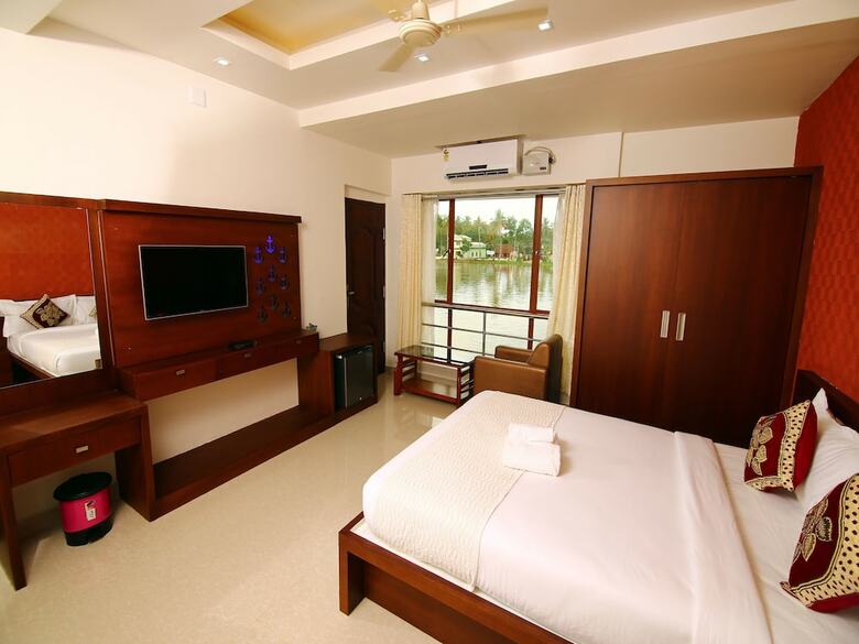 Oyo 2589 Hotel Captains Cabin