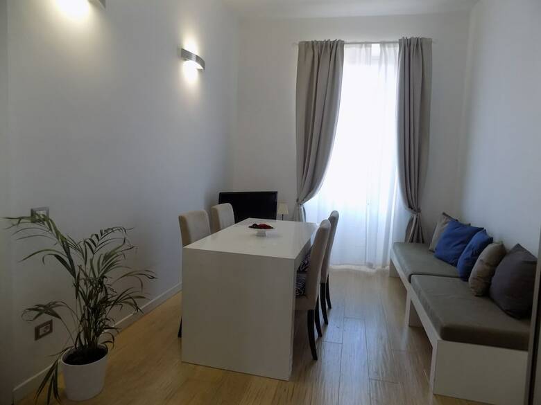 Hotel Booking House