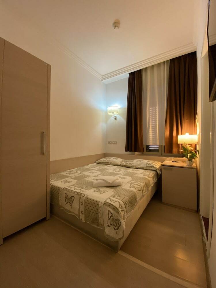 Hotel Booking House