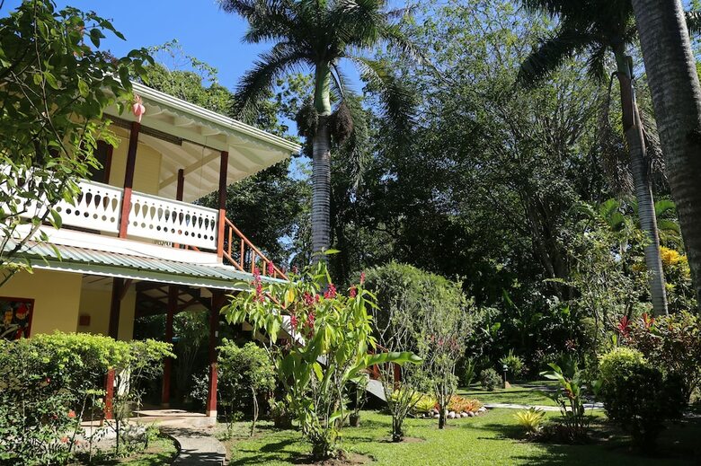Hotel Playa Negra Guesthouse