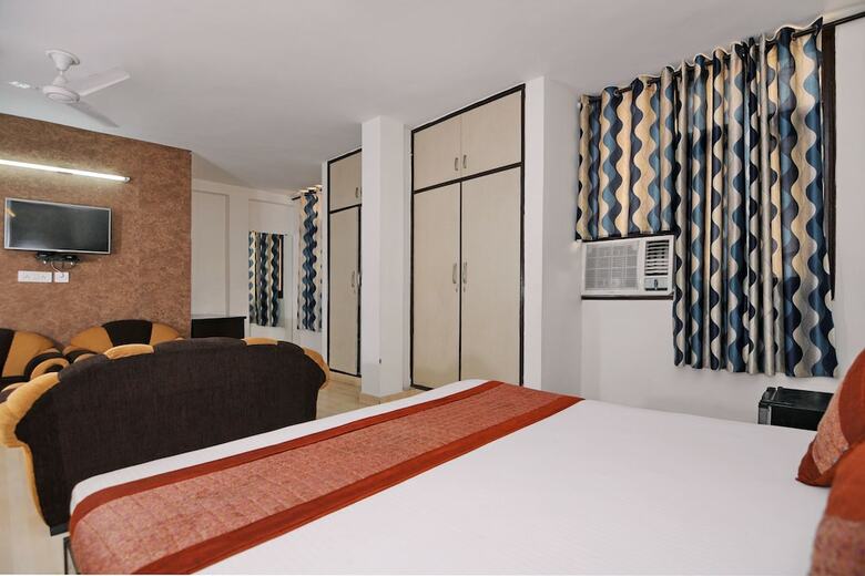 Oyo 2041 Hotel Silver Land