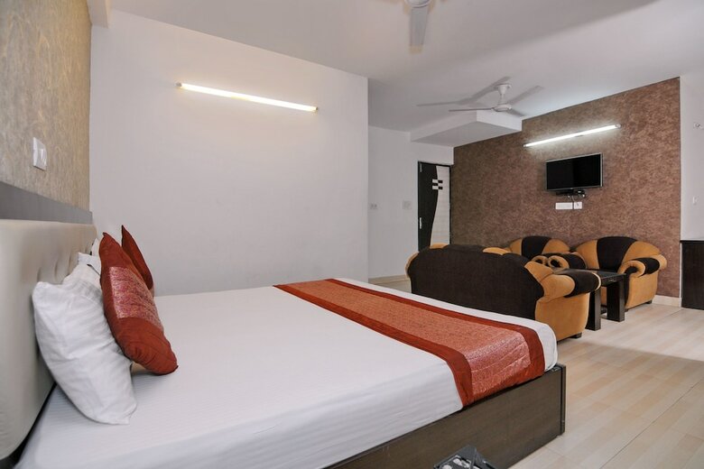 Oyo 2041 Hotel Silver Land