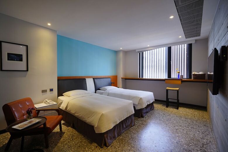 3 Door Hotel