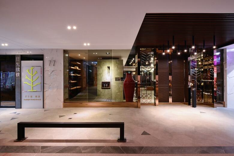 3 Door Hotel