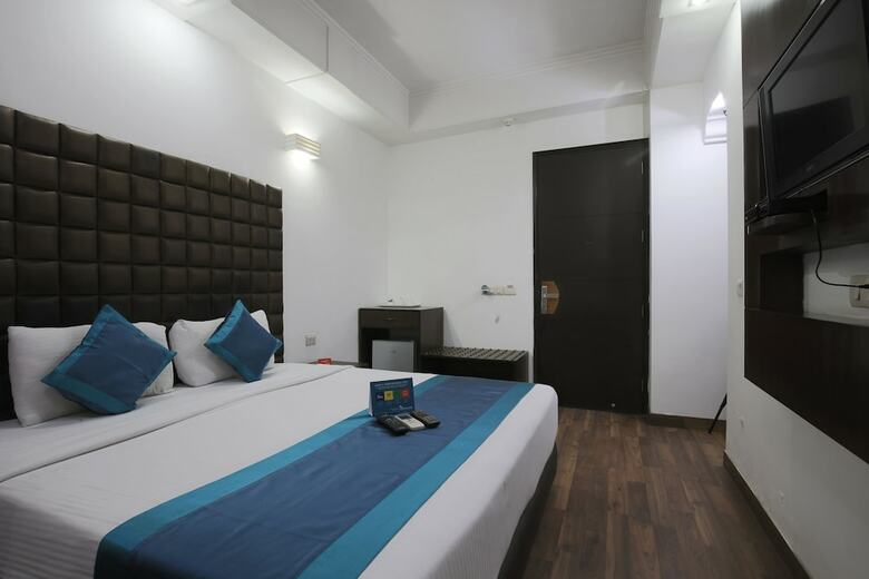 Hotel Treebo Connaught Mews