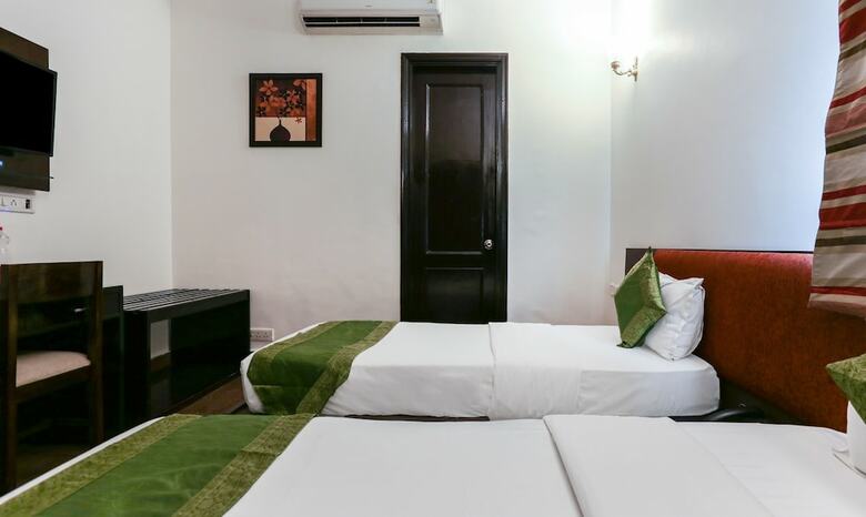Hotel Treebo Connaught Mews