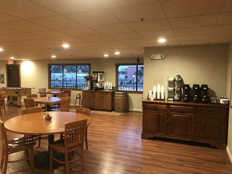 Hotel Channel Islands Inn