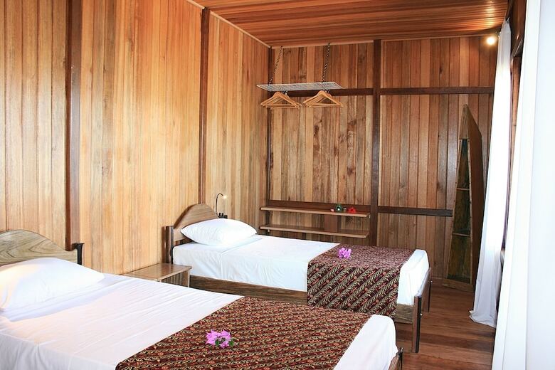 Hotel Onong Resort