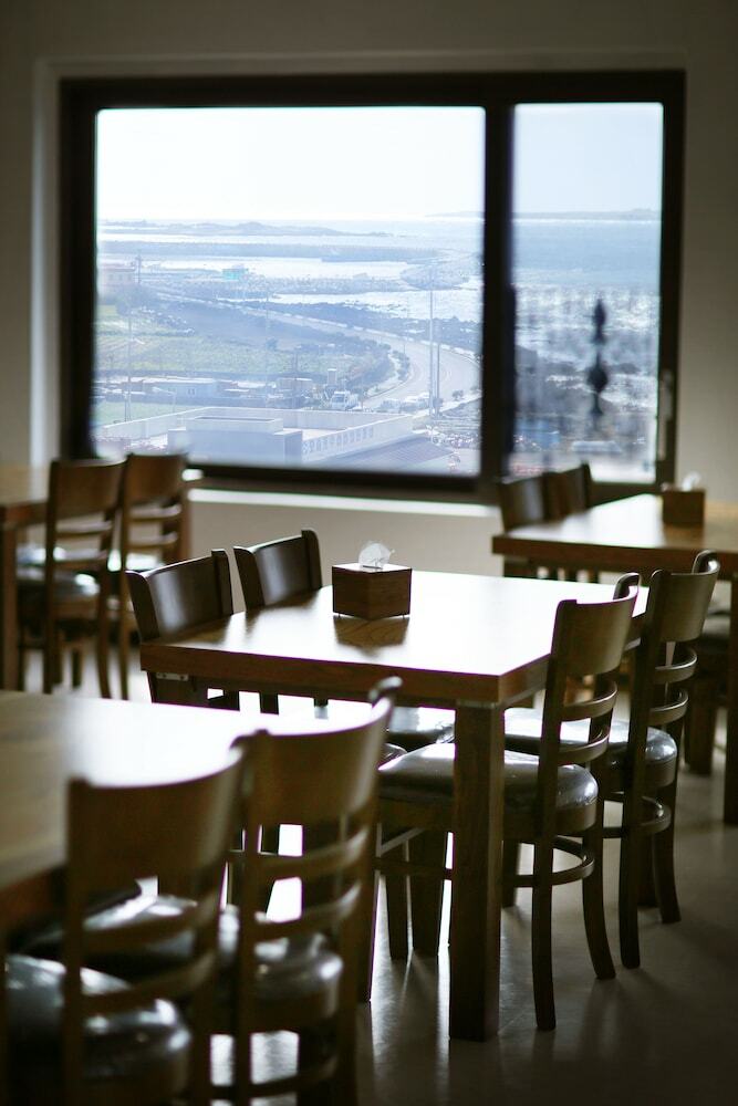 Acroview Hotel