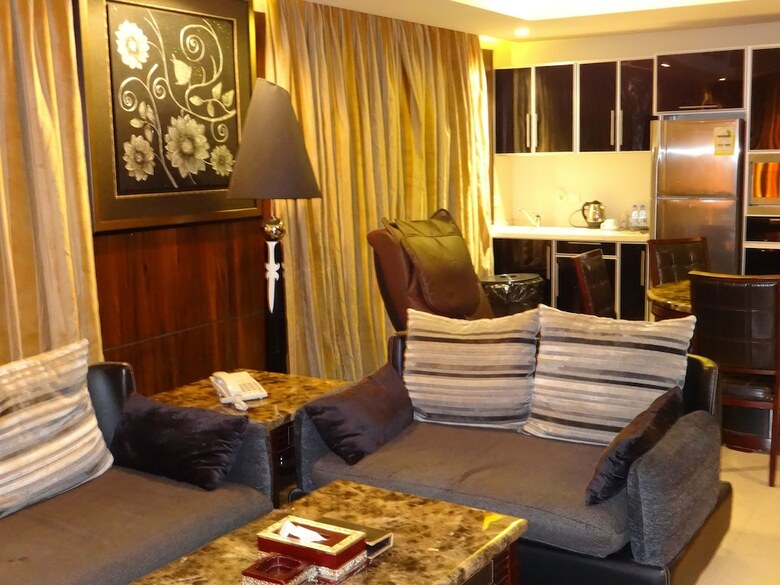 Aparthotel Orans Suites 4