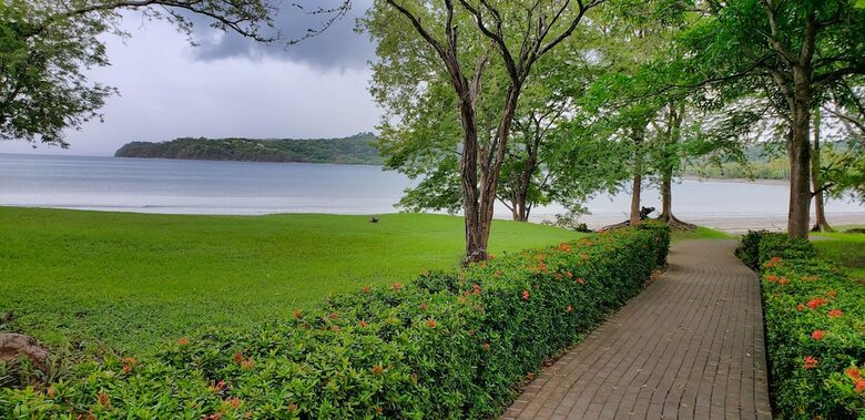 Papagayo Golden Palms Beachfront Hotel
