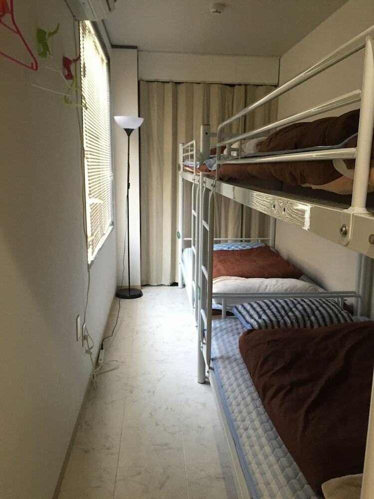 Hostal Guest House Naraya - Hostel