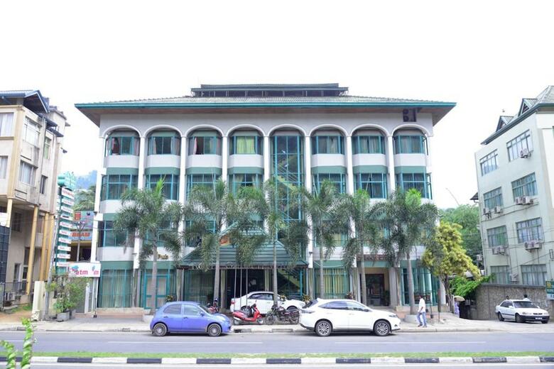 Hotel The Royal Mall Kandy